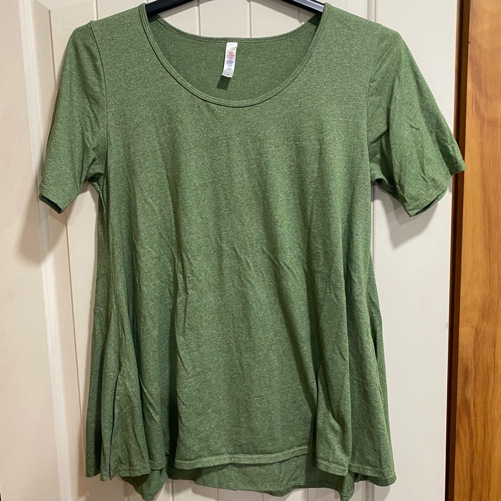 Lularoe Size Large Perfect Tee